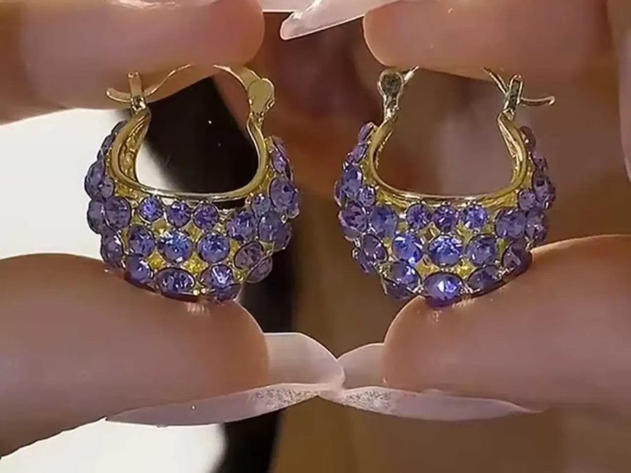 Billede 1 - Skinnende ørestikker