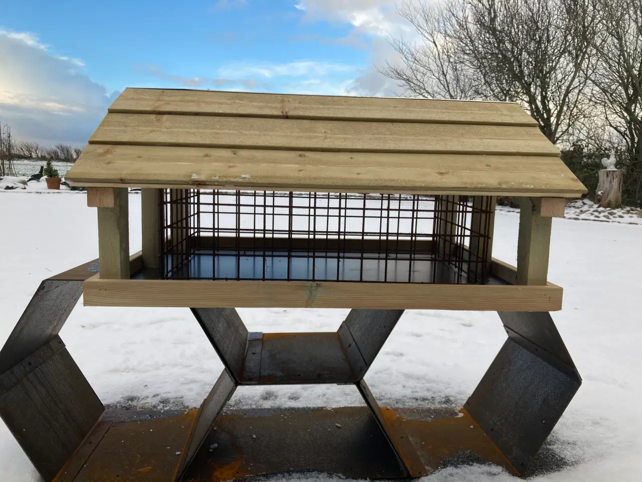 Billede 2 - Fine og holdbare foderbræt til havens fugle