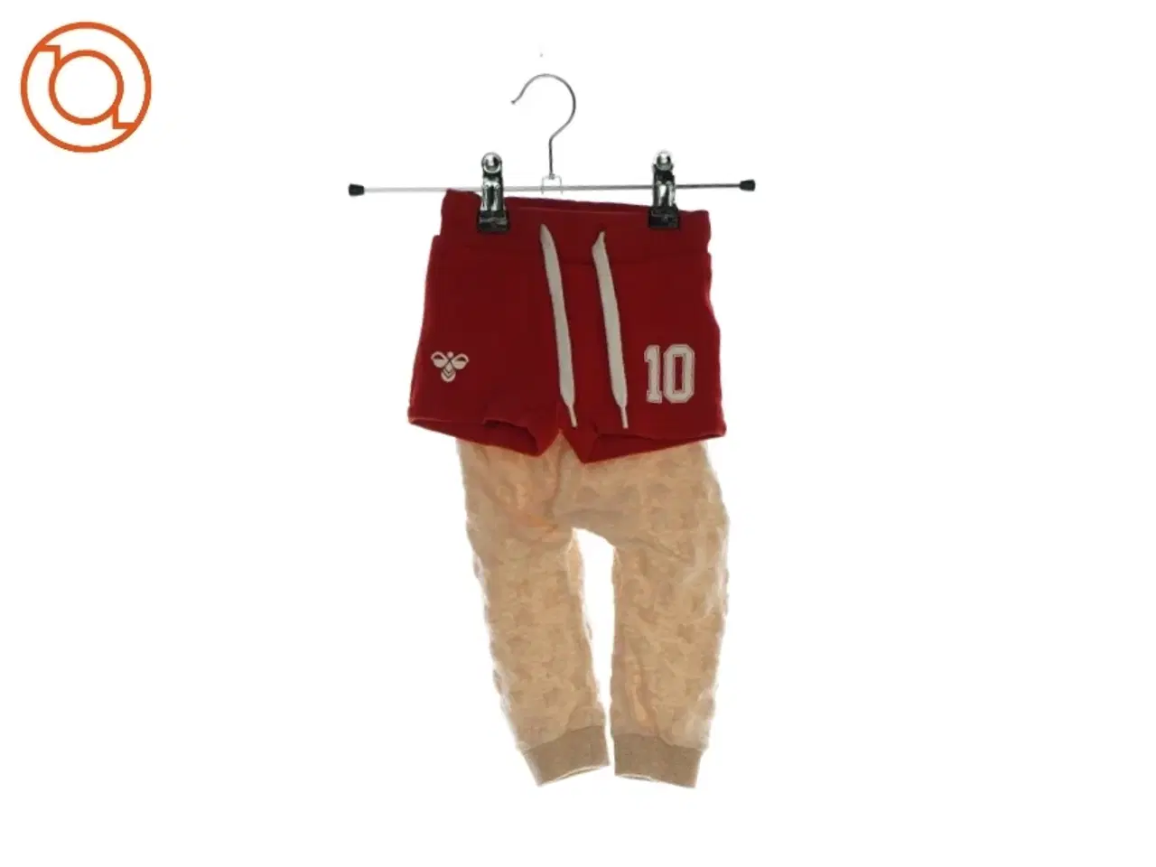 Billede 2 - Et par shorts og et par bukser fra Hummel og Name It (str. 56 og 68)