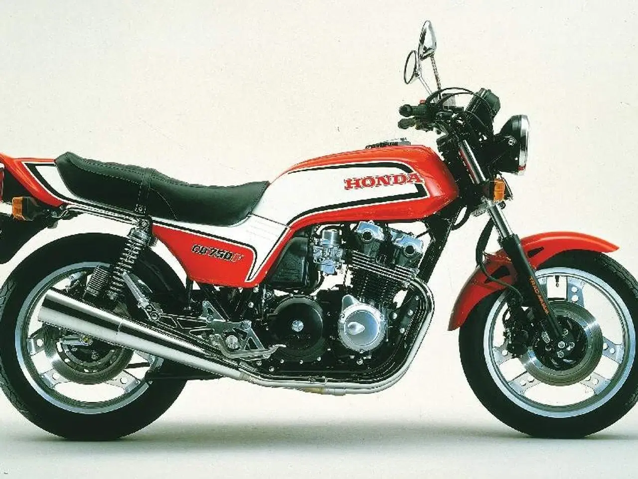 Billede 1 - Søger honda cb 750/900 sæde og sideskjolde