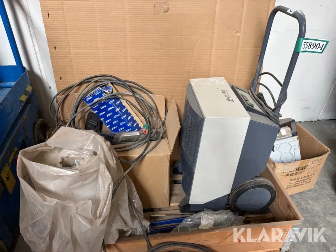 Billede 3 - Lot - affugter, betonhammer, dykpumpe, nålehammer og øvrigt