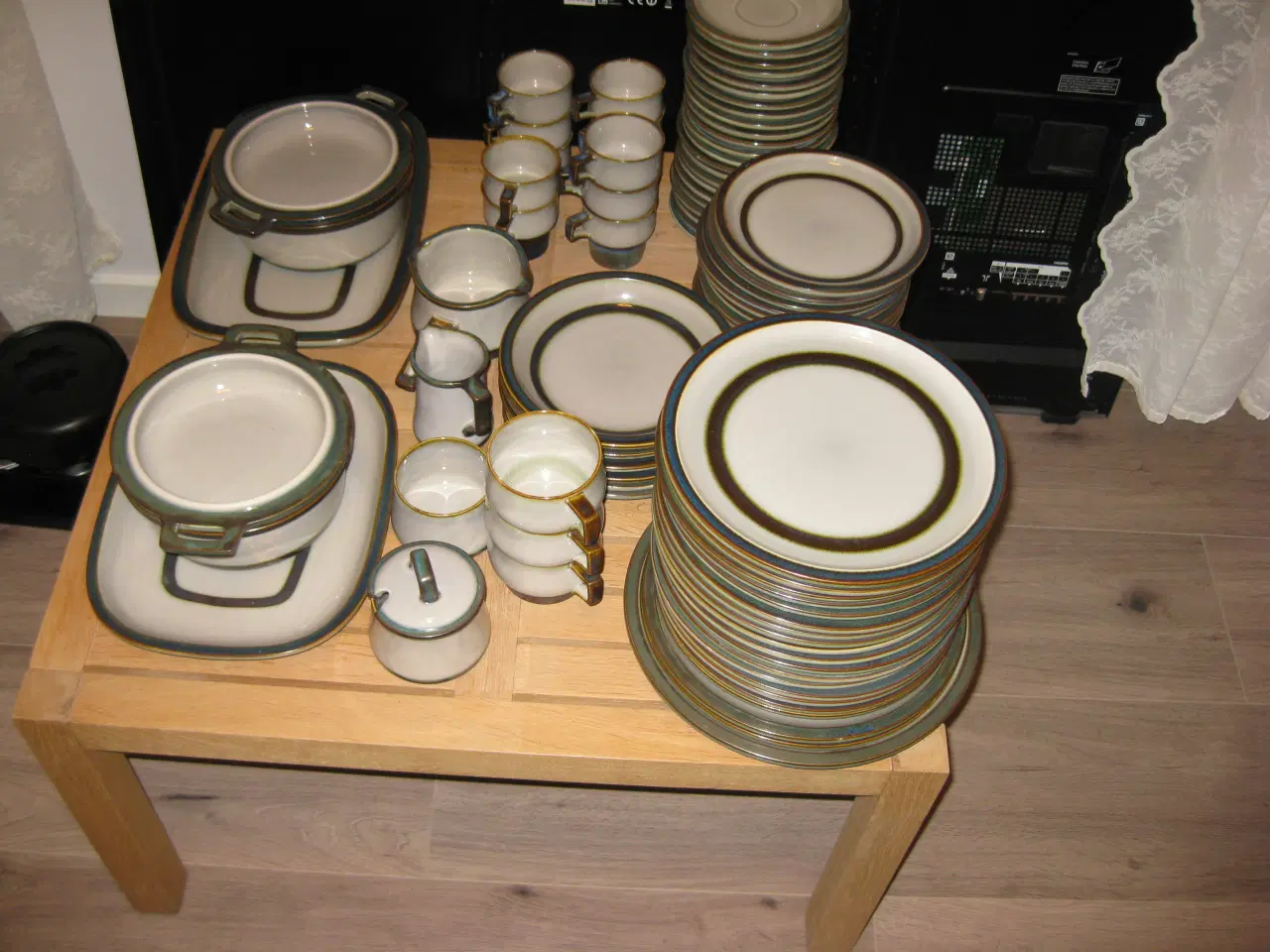 Billede 1 - Spise og kaffestel