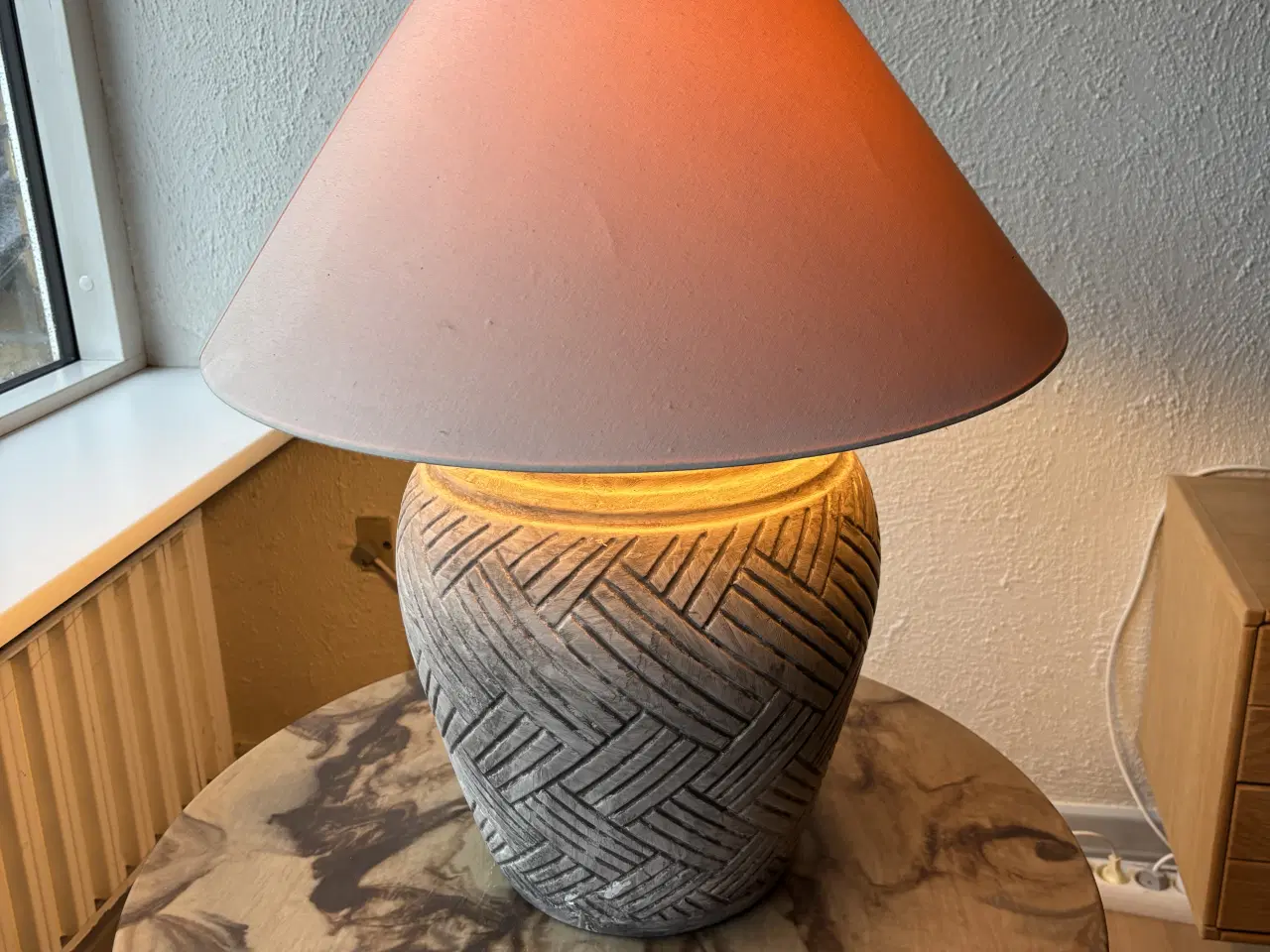 Billede 1 - Bordlampe i stentøj