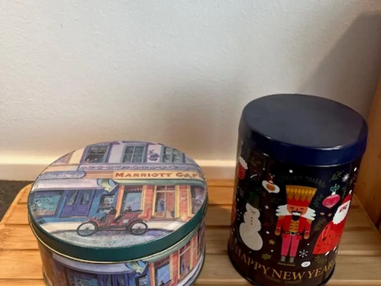 Billede 2 - To Charmerende Retro-metaldåser til Jul & Hygge