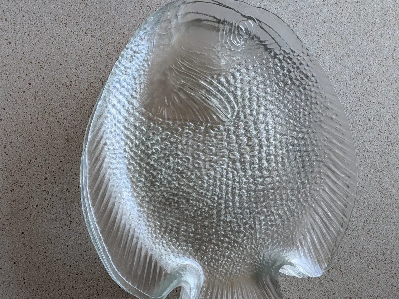 Billede 2 - 2 fine fiskefade med 8 tilhørende tallerkener