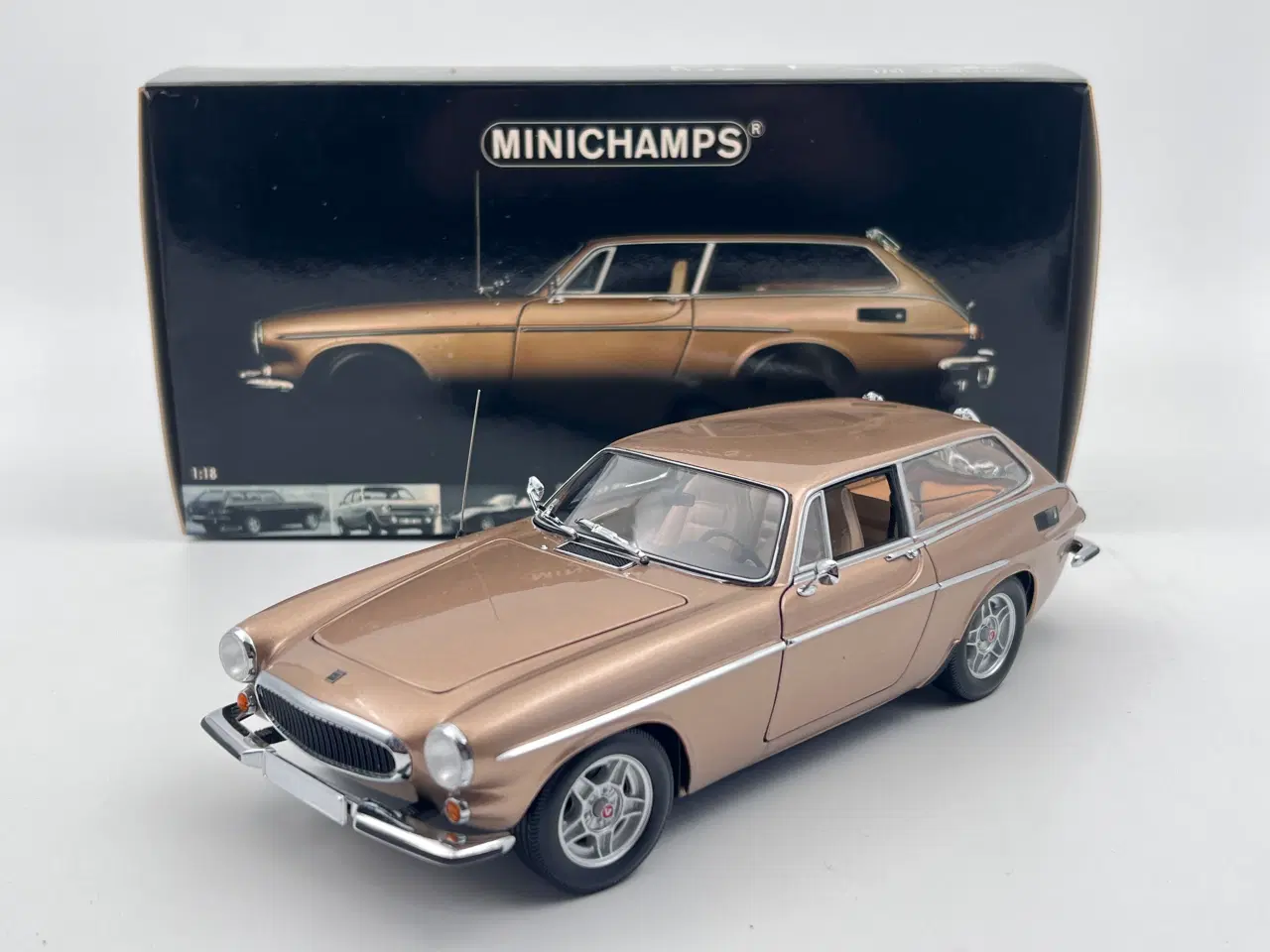 Billede 2 - 1971 Volvo P1800 ES - MINICHAMPS - 1:18