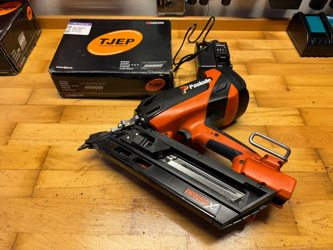 Billede 1 - Paslode PPN50Xi gas beslagsømpistol inkl. søm