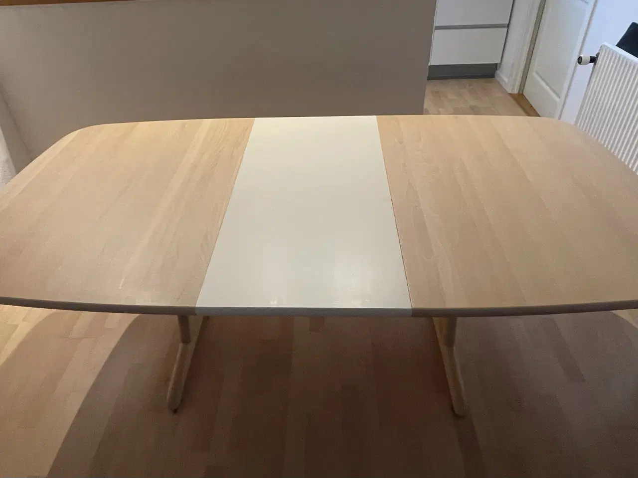 Billede 3 - Spisebord i bøg