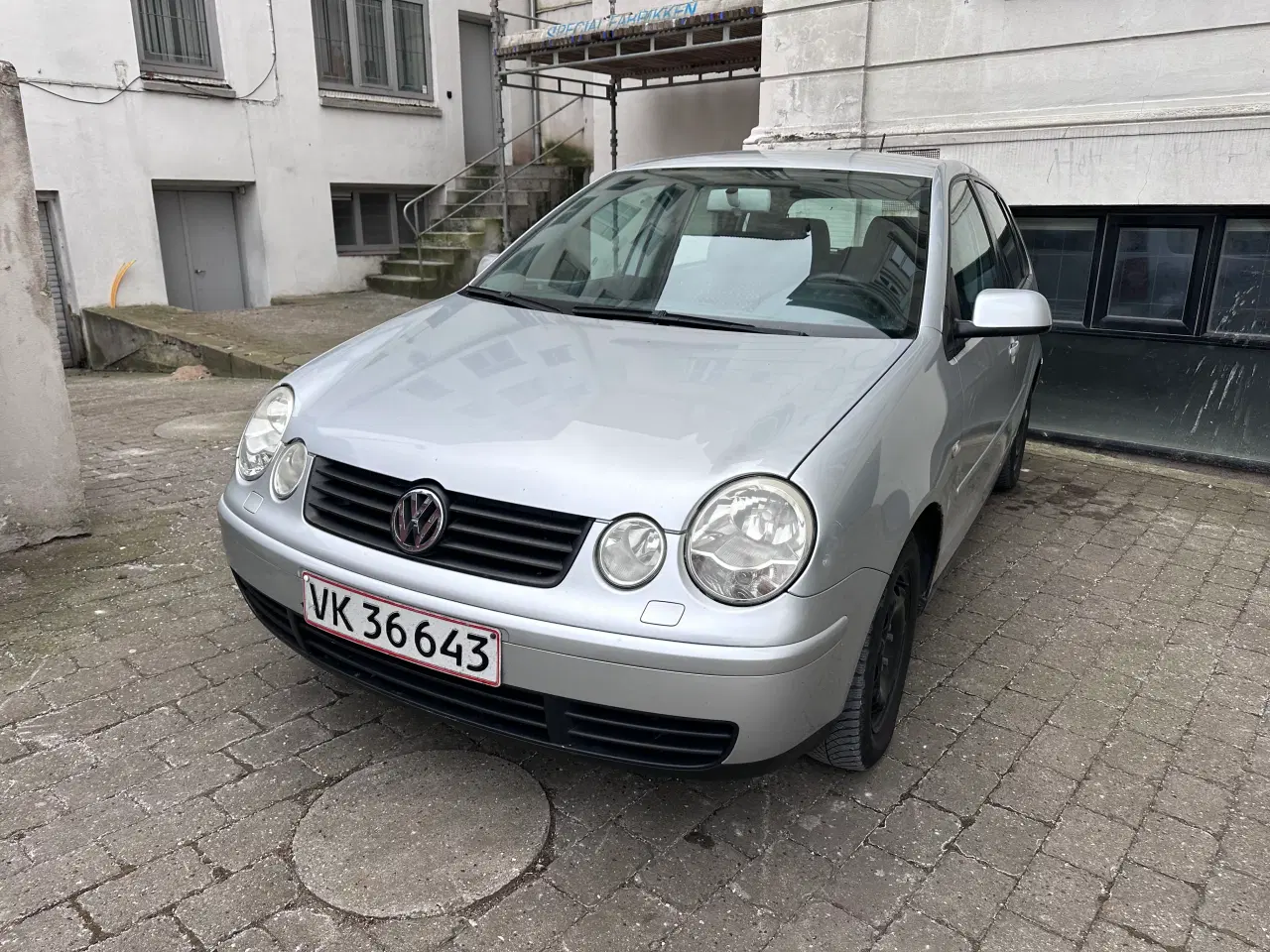 Billede 1 - Stabil Sølv farvet Polo