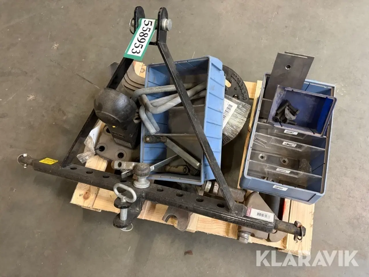 Billede 1 - Lot - kugletræk, brønddæksel og dele til fræser og flishugger