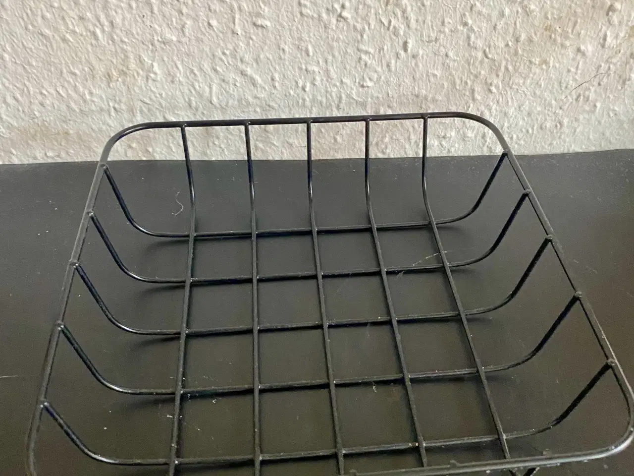 Billede 3 - Sort trådkurv i metal