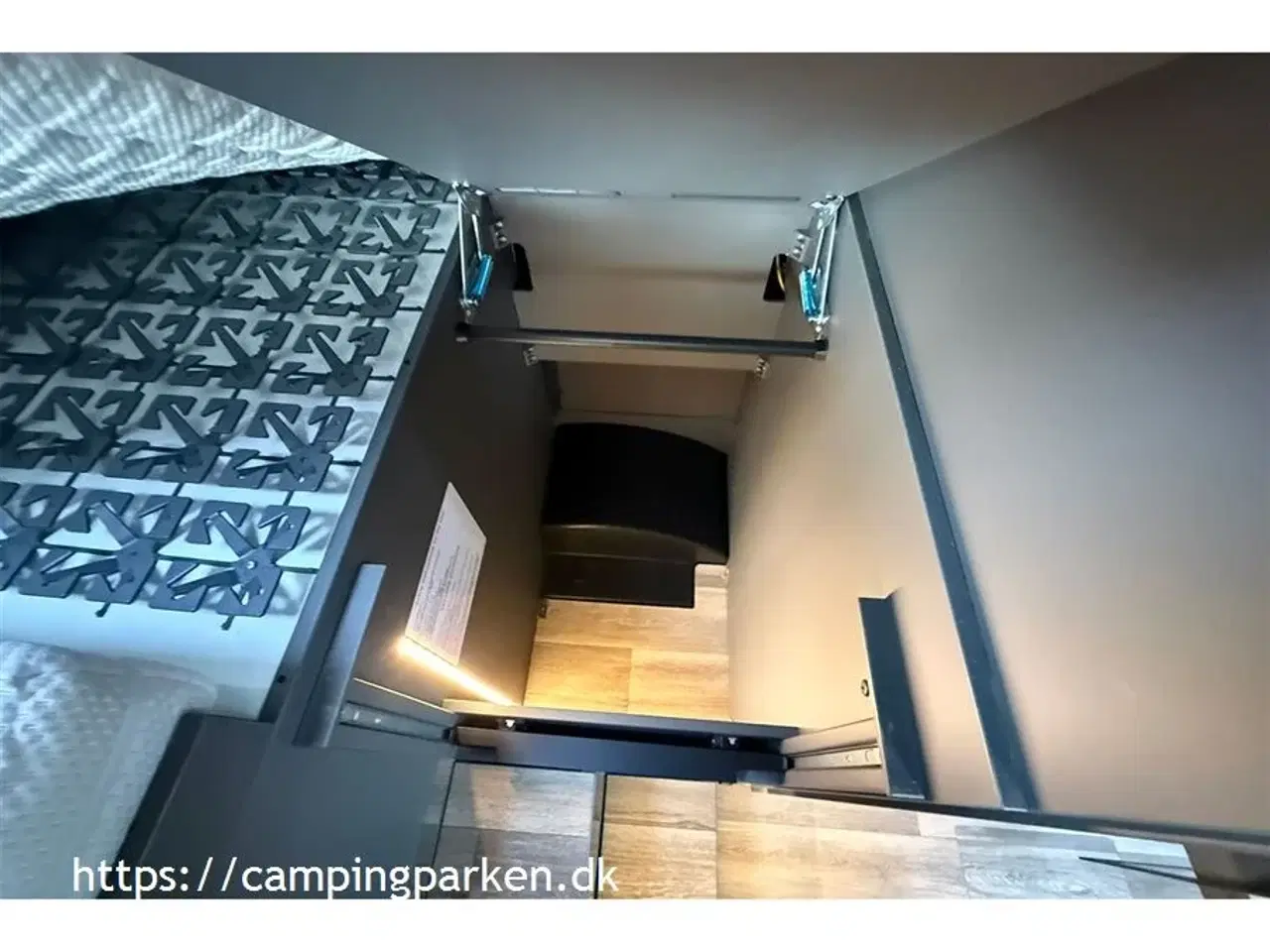 Billede 15 - 2022 - Niesmann+Bischoff iSmove 6.9E Aut. gear   En sjælden mulighed for en brugt Niesmann-Bischoff Ismove 6,9E, luksus i stilrent design