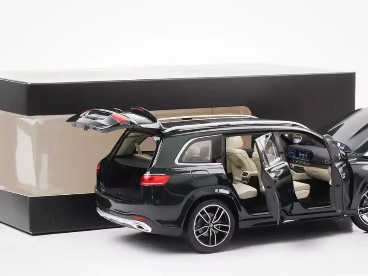 Billede 3 - 1:18 Mercedes GLS SUV X167