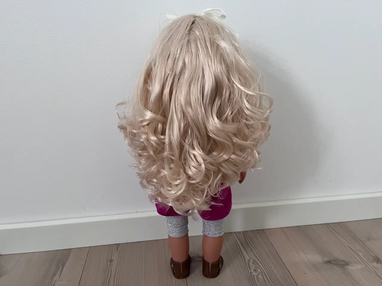 Billede 7 - Dukke, Our Generation inkl. tøj og tilbehør