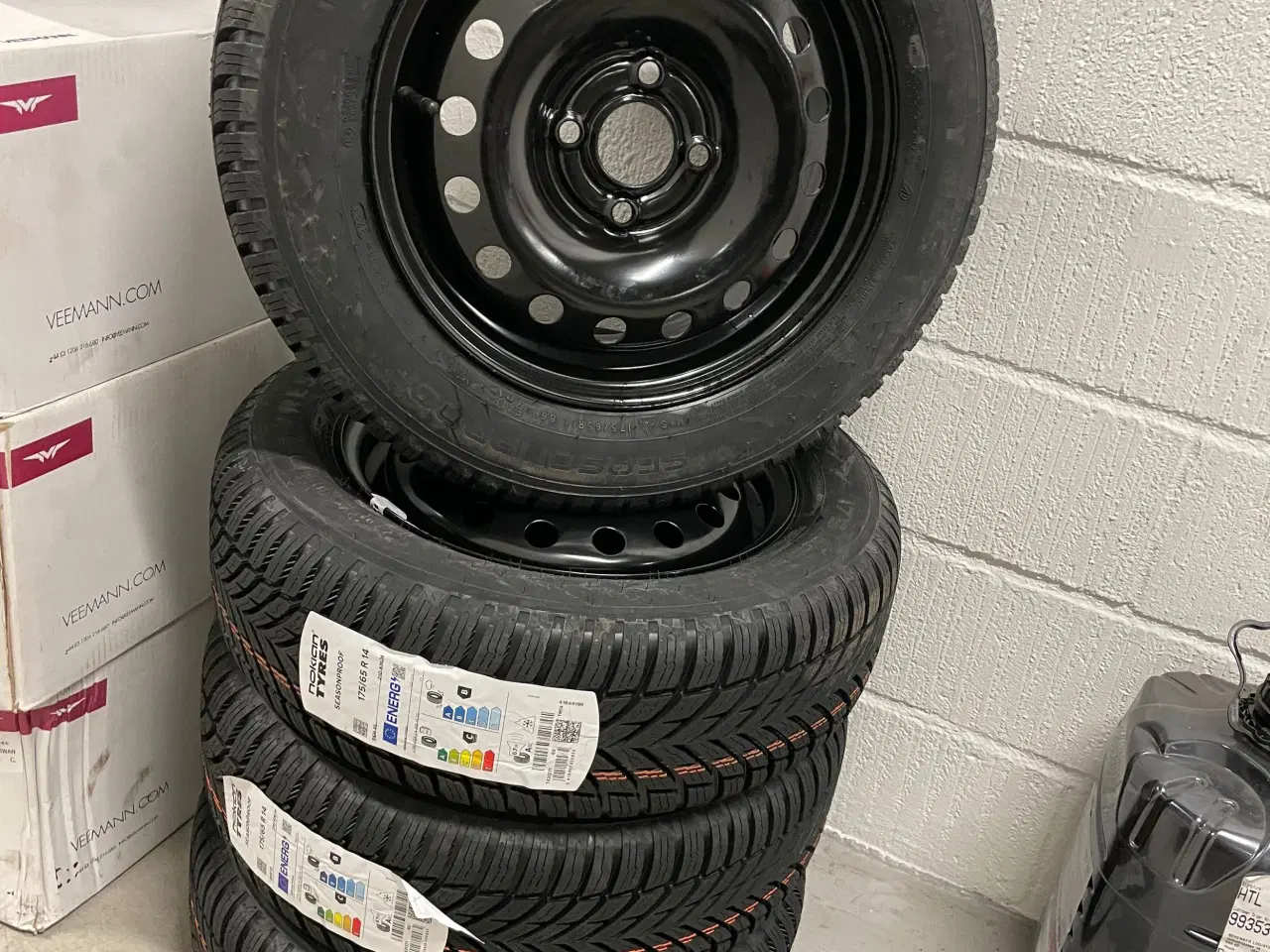 Billede 1 - Vw UP helårs dæk 