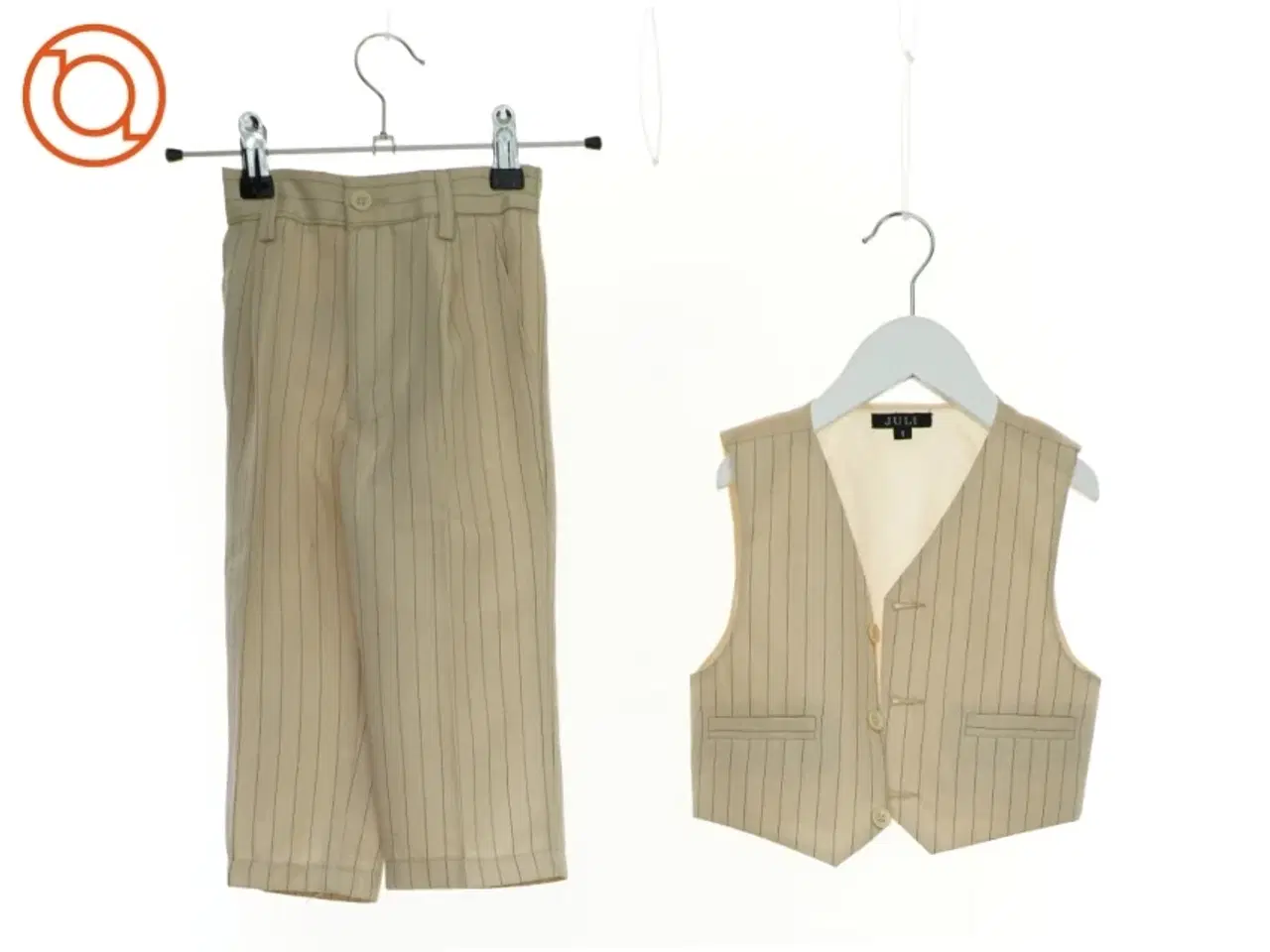 Billede 1 - Sæt med bukser vest og bukser fra Juli (str. 80 cm)