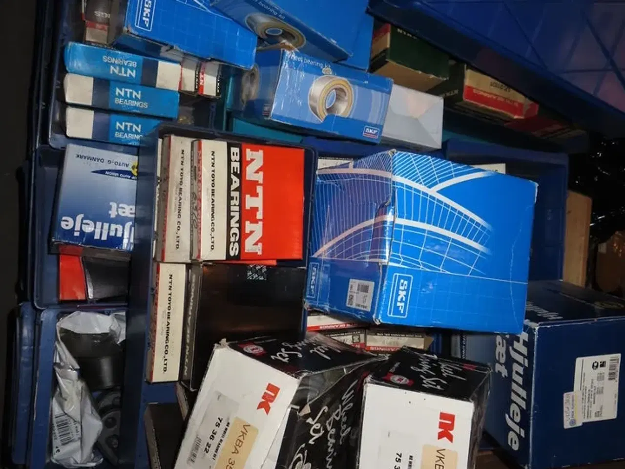 Billede 21 - 14 Paller med Autoreservedele