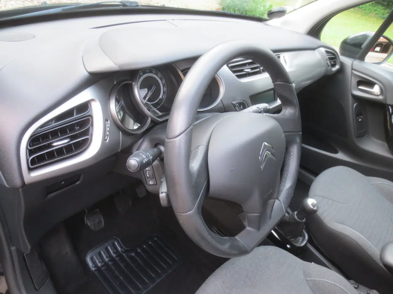 Billede 19 - Citroen C 3 1.2 i 82 Hk År 2016. Nysynet.