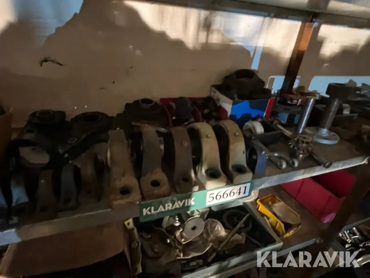 Billede 12 - Blandet lot Lejer, flanger, remme, generator og diverse andet