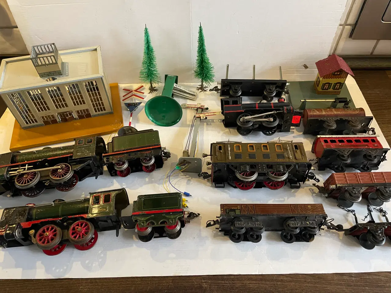 Billede 1 - Gl. modeljernbane i blik, spor 0