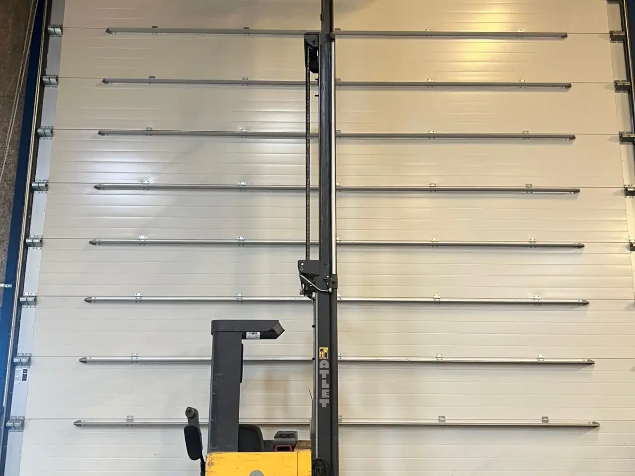 Billede 4 - Sid ind stabler med nyere batteri. 630 cm.