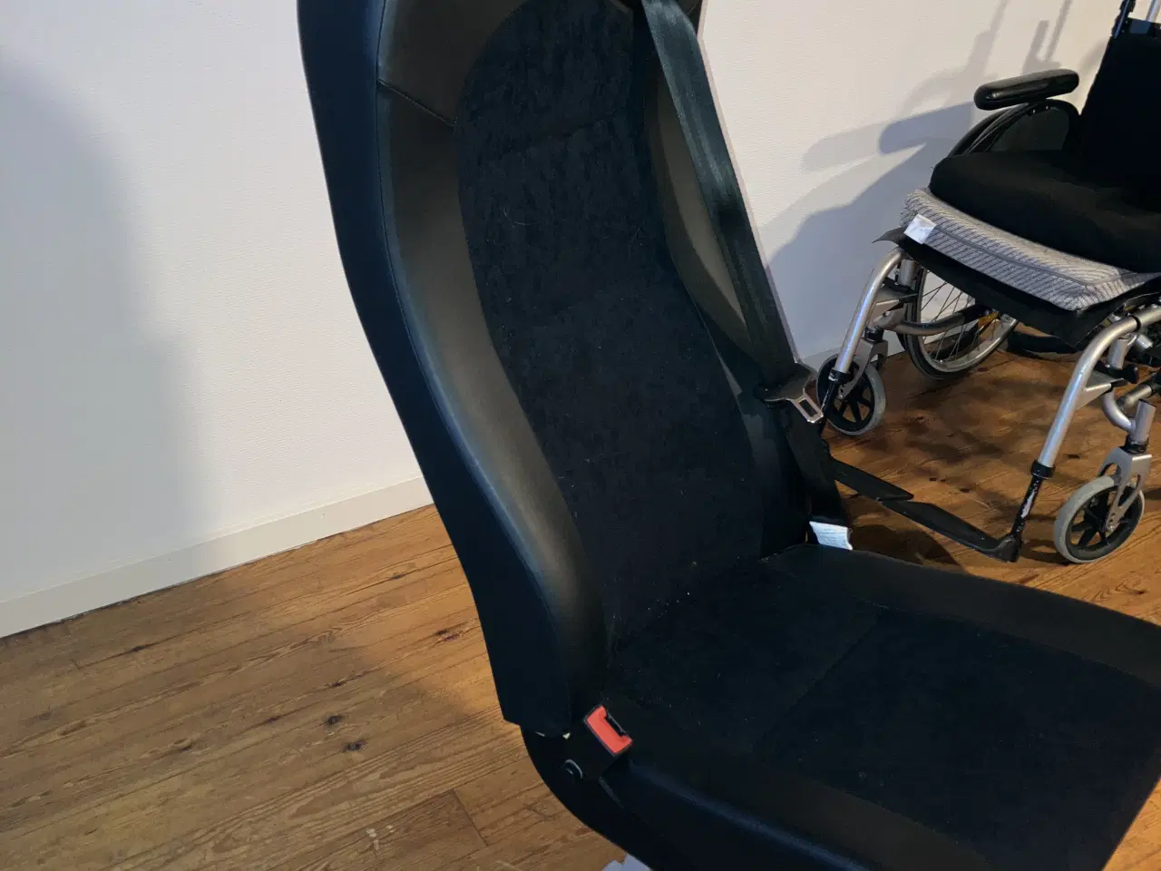 Billede 1 - løse passagersæder til handicap bus