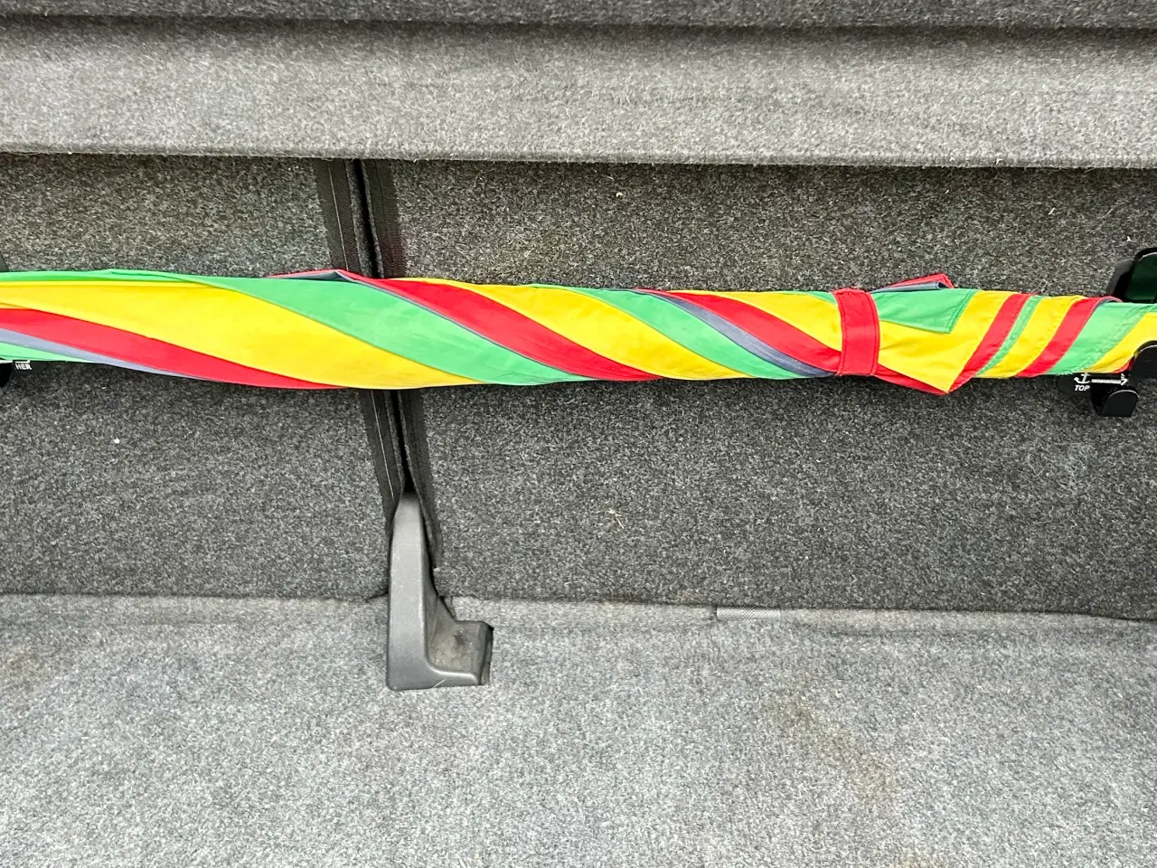 Billede 5 - Smart paraply krog til bagagerummet