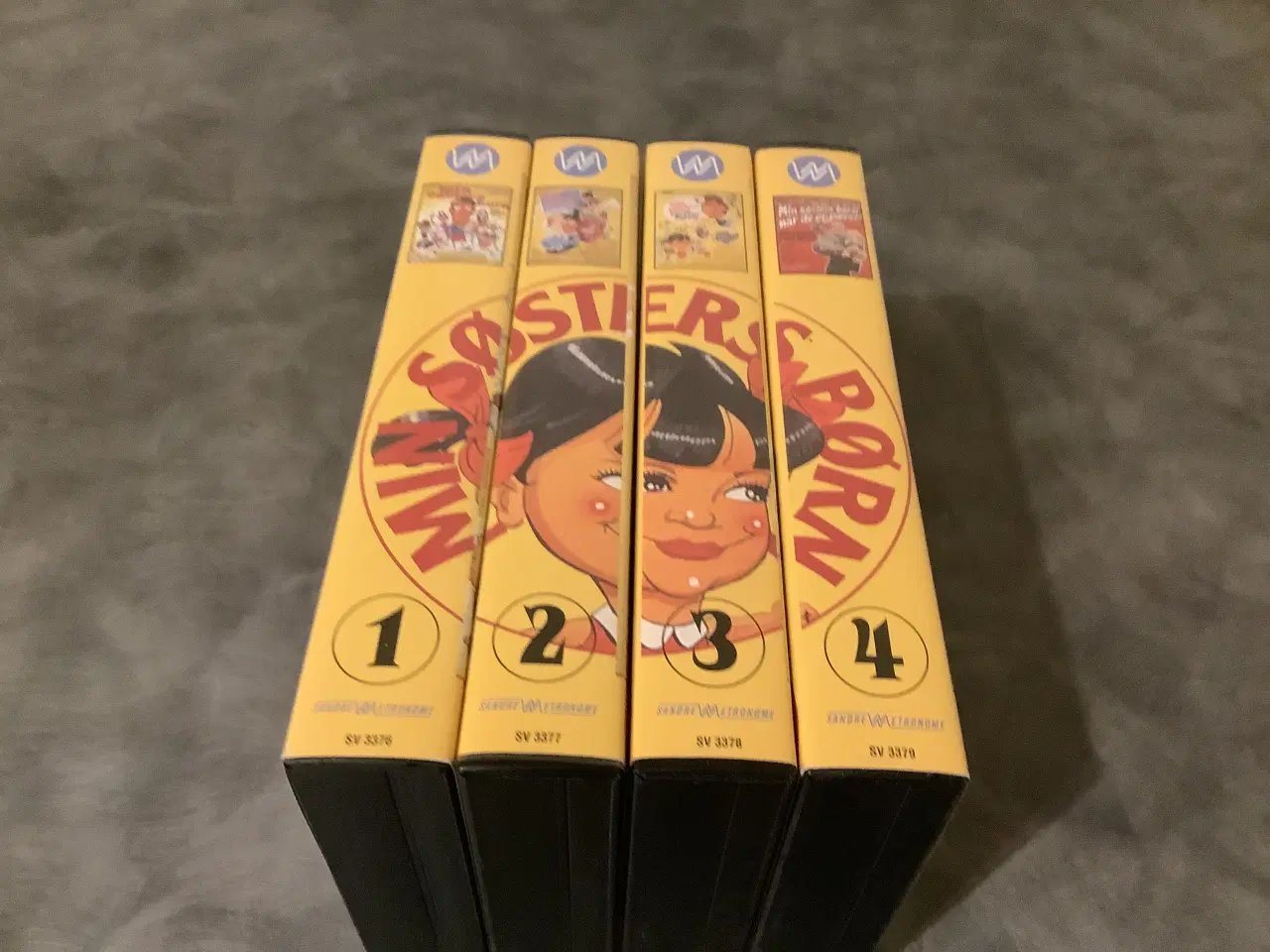 Billede 2 - 4 stk VHS min søsters børn med pusle