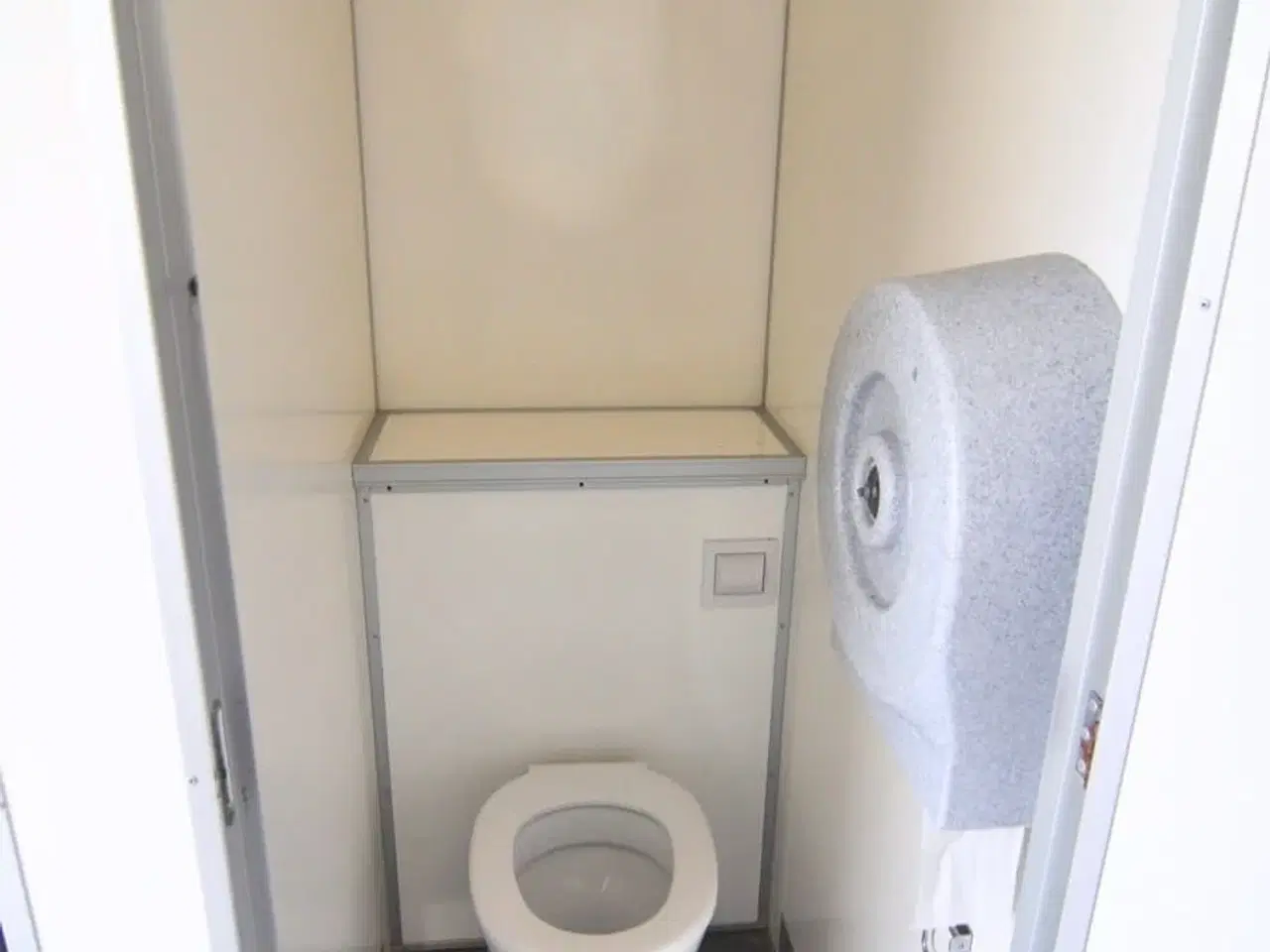 Billede 6 - Type 730: Toiletvogn med 10 toiletter