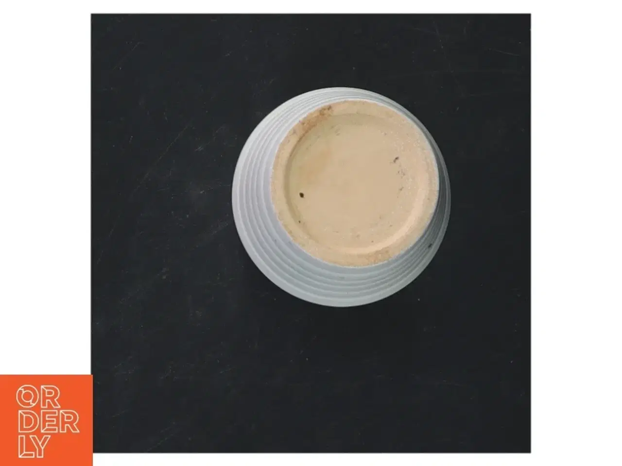 Billede 3 - Lille hvid vase (str. 6x7 cm)