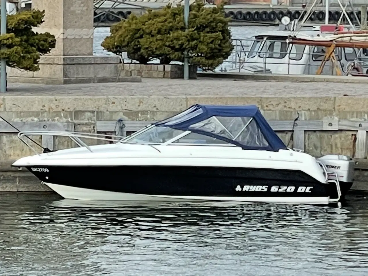 Billede 2 - Båd - med påhængsmotor 