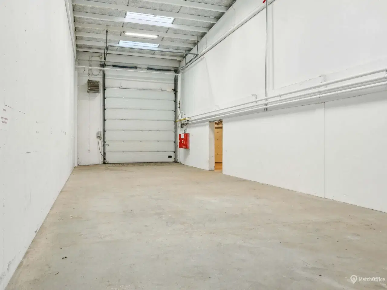 Billede 4 - Lager med kontor. Der givers tre måneders lejerabat!