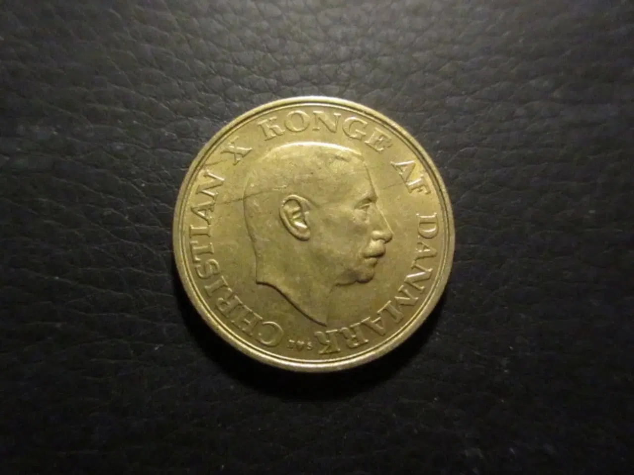 Billede 2 - 1 kr 1943 rest af møntskær