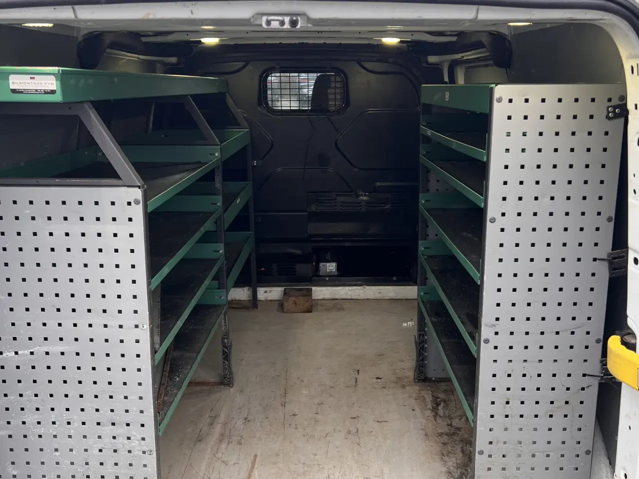 Billede 5 - Velkørende kassevogn /med opbyg i varerum