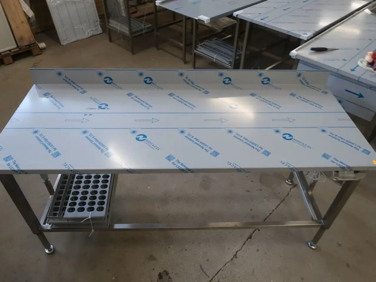 Billede 6 - El. Hæve- /sænkebord i rustfri stål 180x70cm