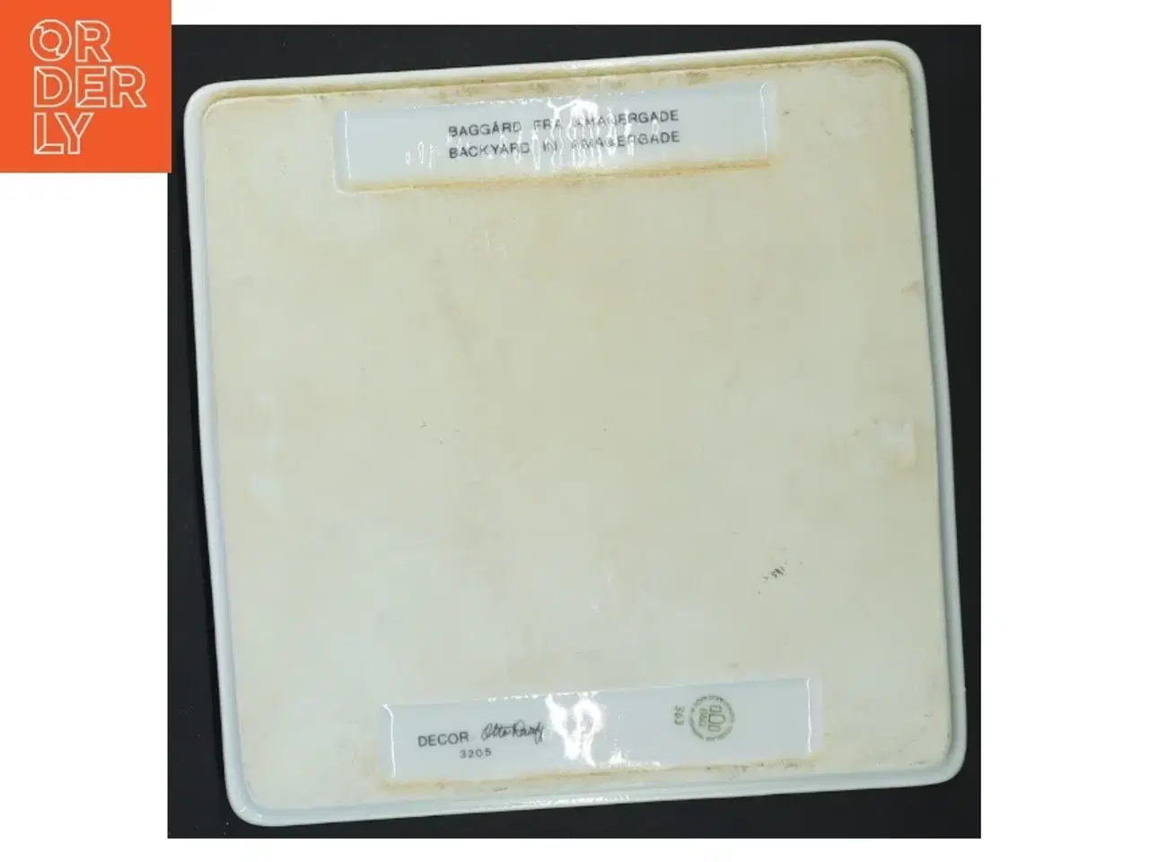 Billede 3 - Porcelænstallerken med motiv (str. 19x19x2 cm)