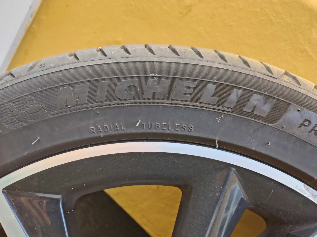 Billede 4 - Dæk og fælge Toyota auris 17"