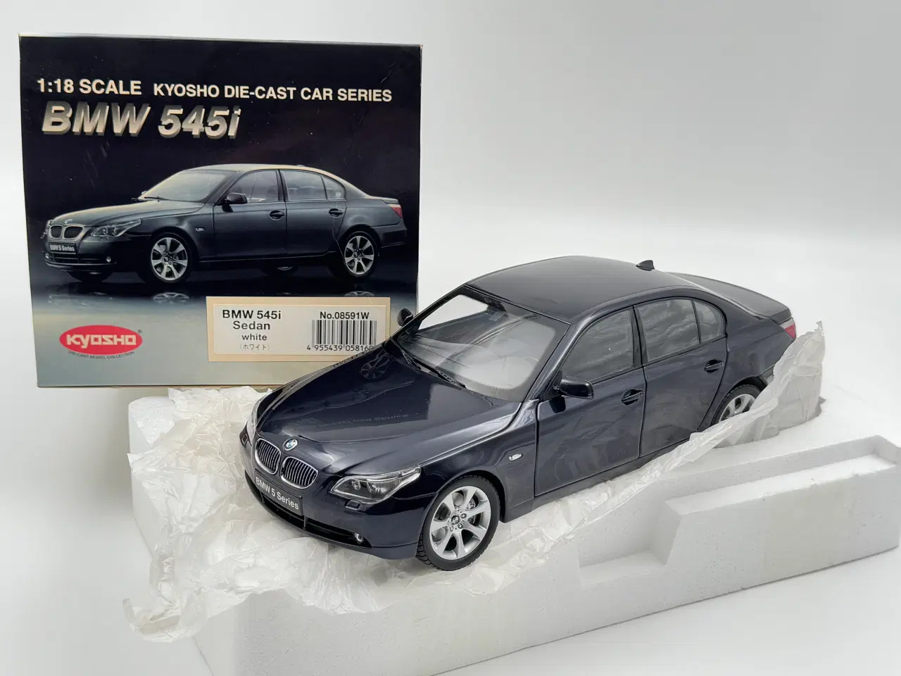 Billede 12 - 2003 BMW 545i V8 Sedan E60 - KYOSHO - 1:18