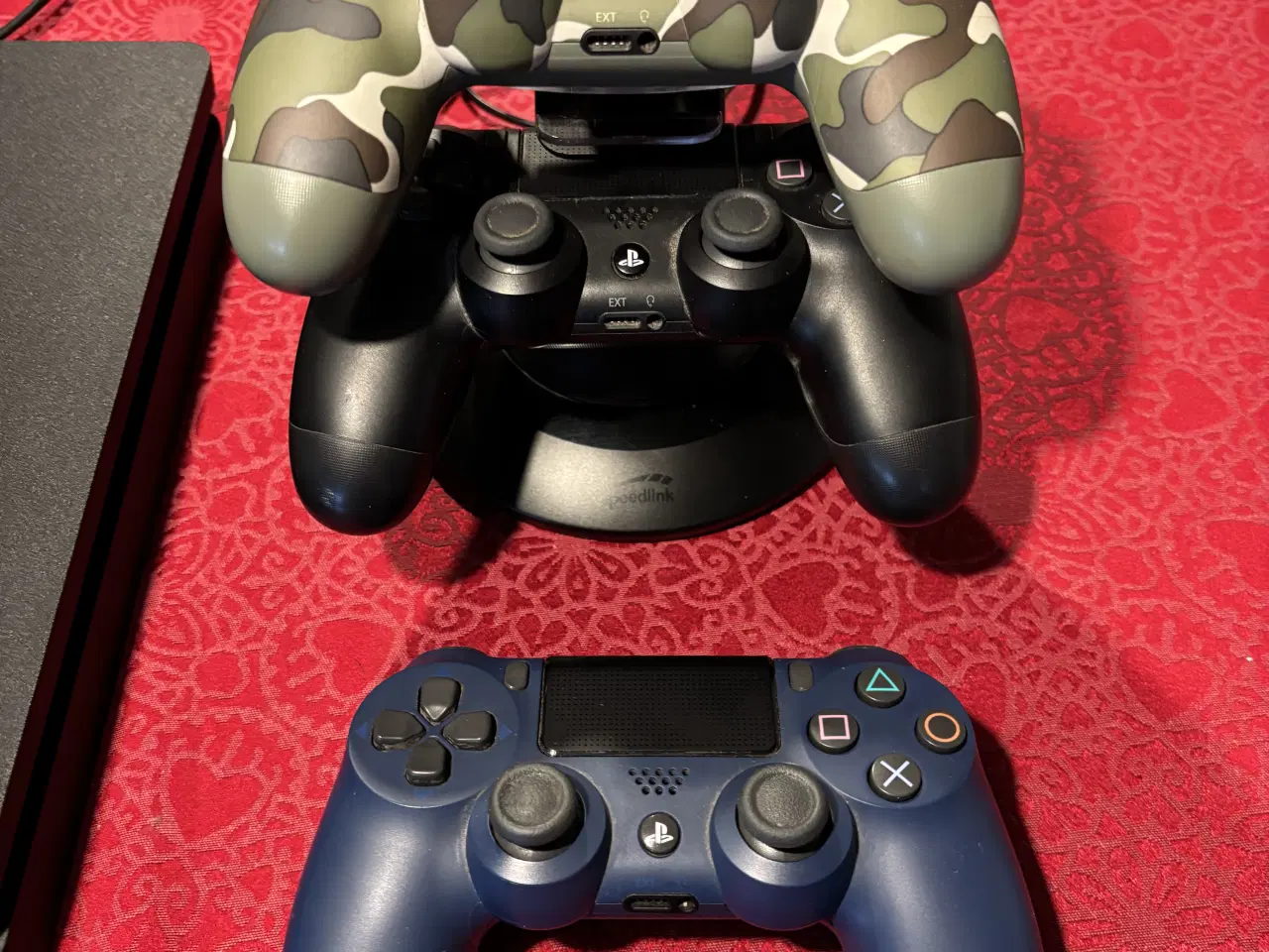 Billede 2 - Meget velholdt PlayStation 4 med 1tb lagerplads   