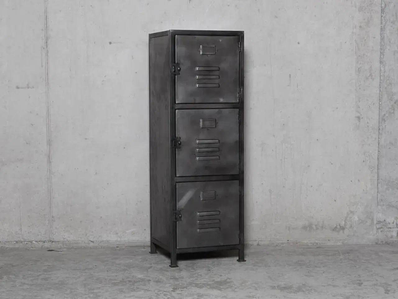 Billede 2 - Nyt LOCKER skab 3 rums