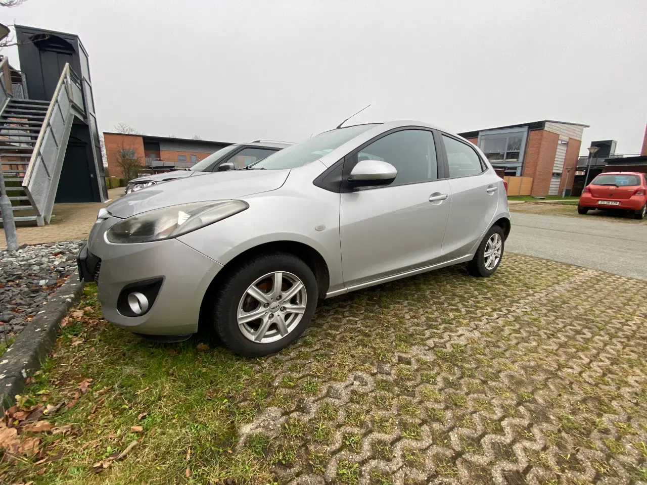 Billede 1 - Nysynet Mazda 2 1,3 Hatchback årg. 2012