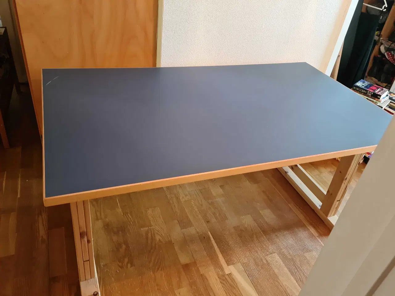 Billede 2 - Skrivebord med indstillelig højde og bordplade