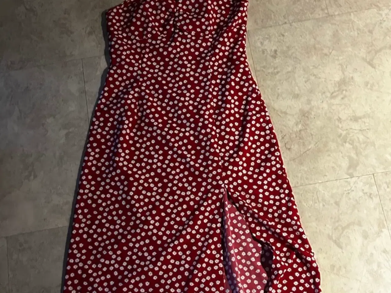 Billede 2 - Sælger 6 kjoler 