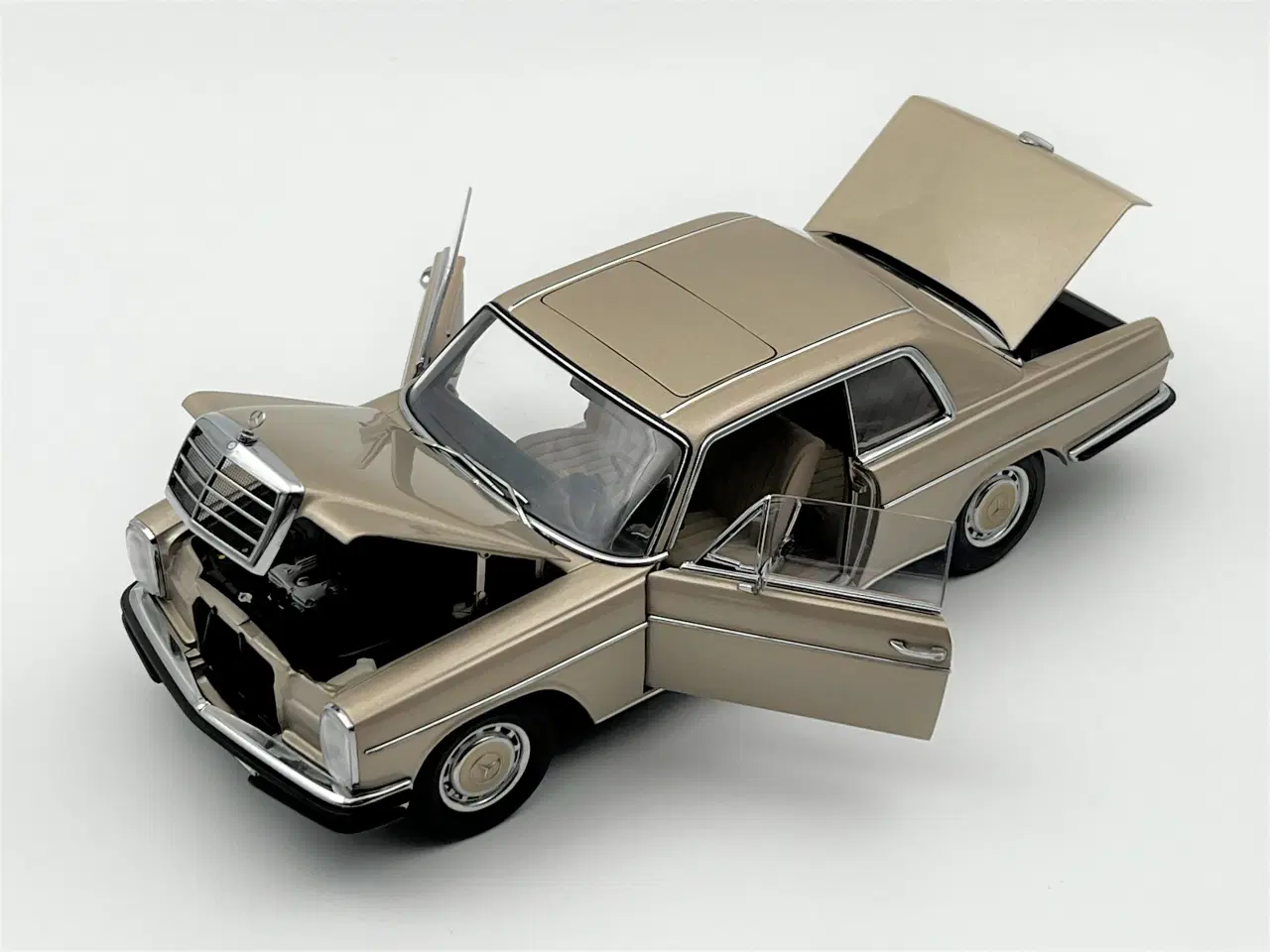 Billede 5 - 1968 Mercedes-Benz 280C /8 AUTOart -  1:18  