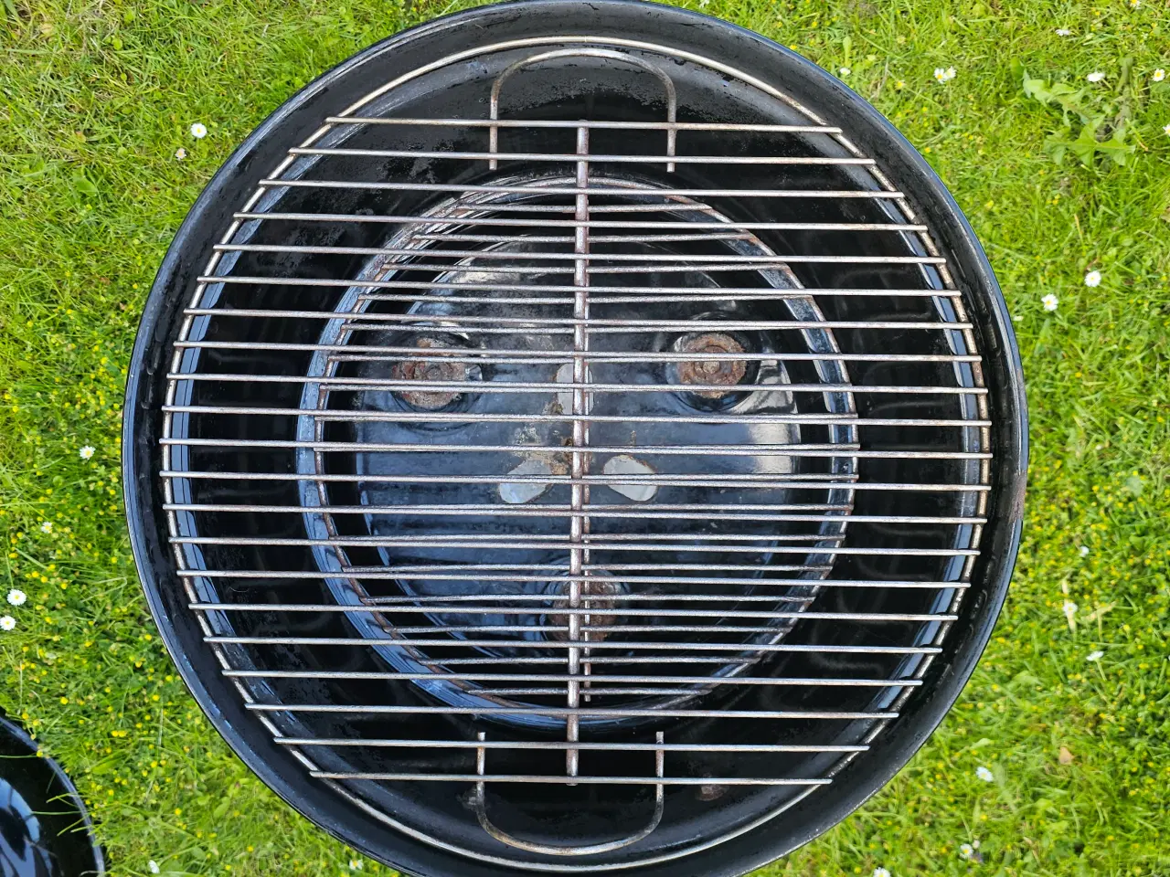 Billede 3 - Weber Compact Kettle Kulgrill 47 cm - God stand