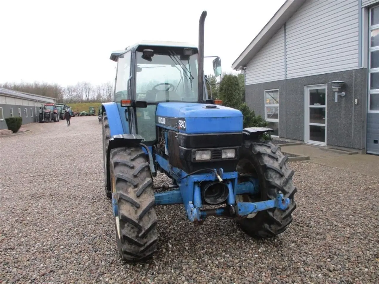 Billede 17 - New Holland 8240 SLE  Med frontlift og frontPTO