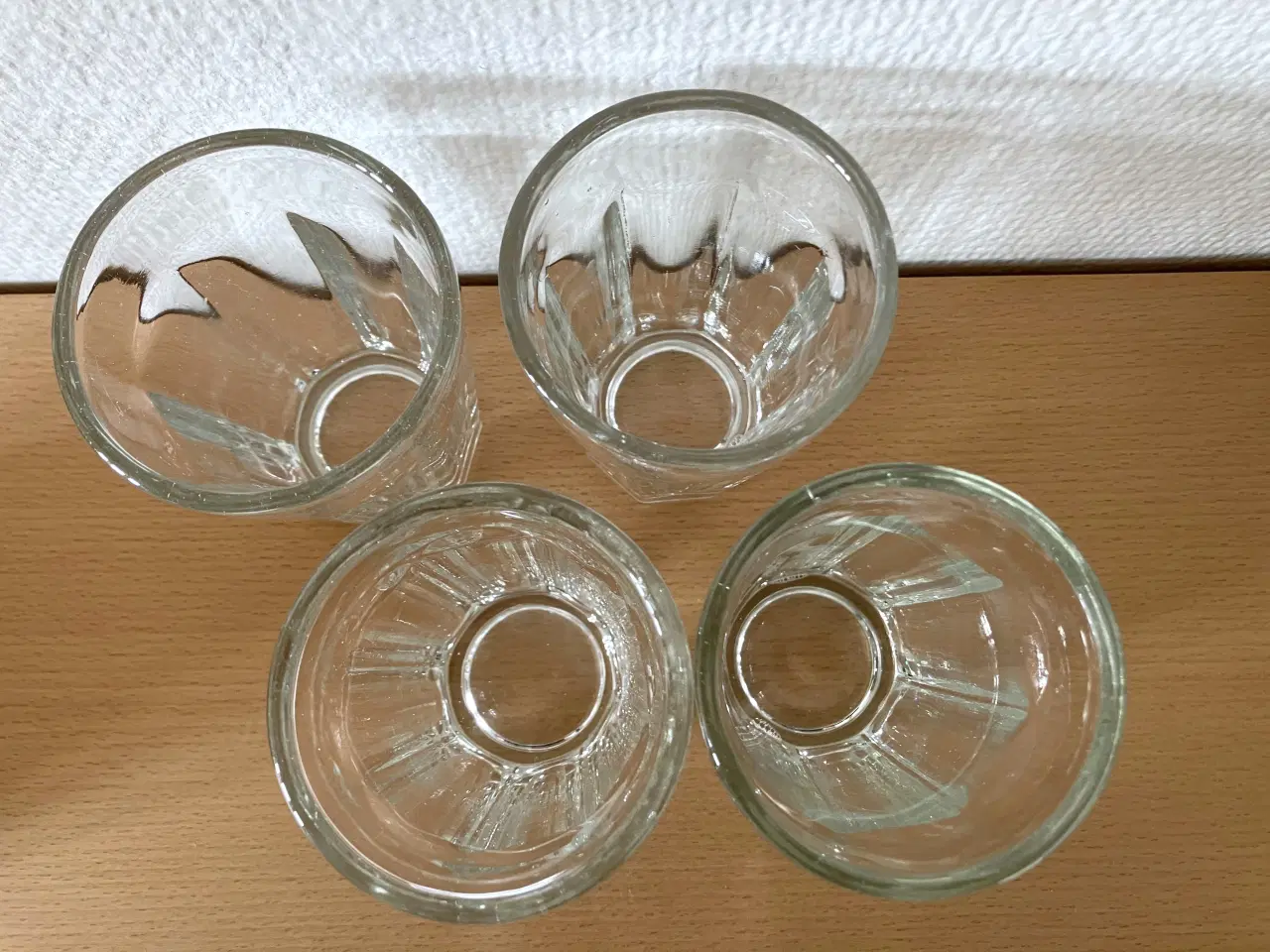 Billede 6 - Nanna mælke/saftevandskande og 4 glas.