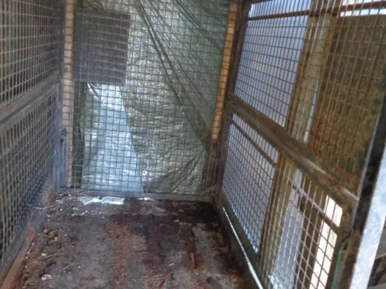 Billede 4 - To halve bure