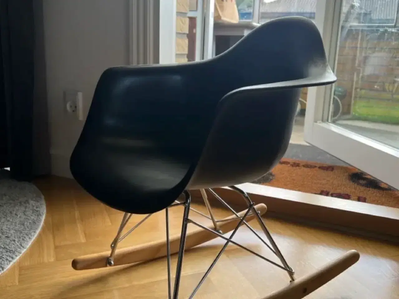 Billede 1 - Børne Gyngestol