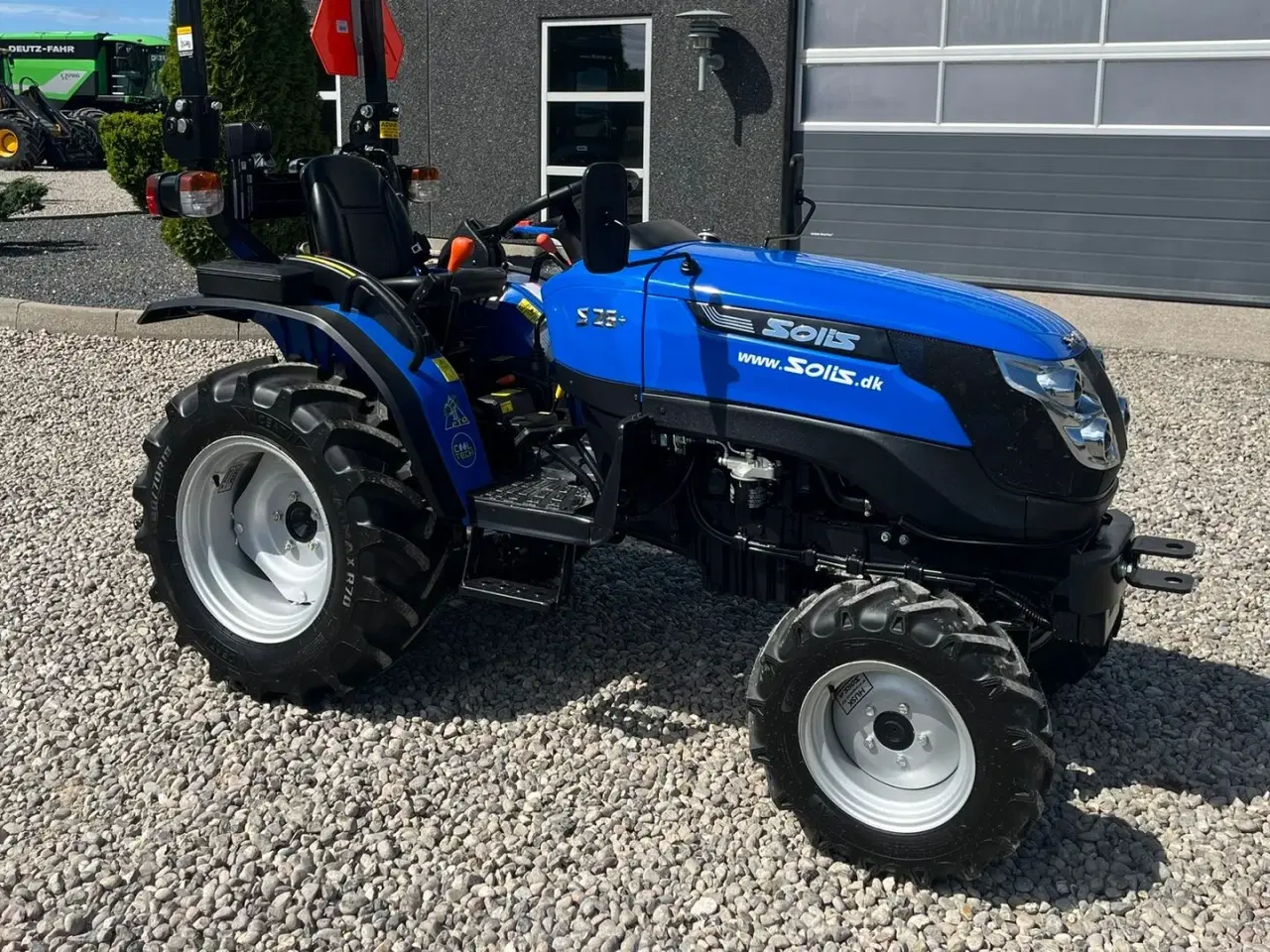 Billede 22 - Solis S26 6+2 Gearmaskine med Servostyring og brede traktorhjul